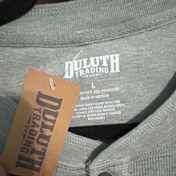Duluth Trading Co. Thermal Henley Men’s Size Large New With Tags - Picture 2 of 2